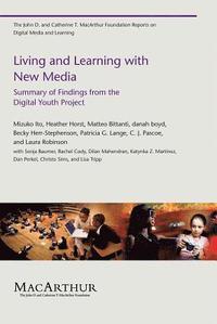 Living and Learning with New Media (h�ftad)