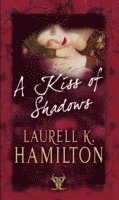 A Kiss of Shadows (h�ftad)