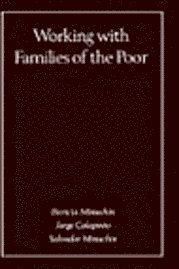 Working with Families of the Poor (inbunden)