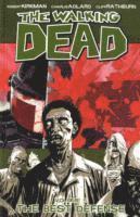 The Walking Dead Volume 5: Best Defense