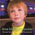 Arne h�lsar p� mormor