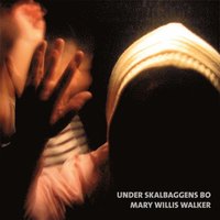 Under skalbaggens bo (ljudbok)