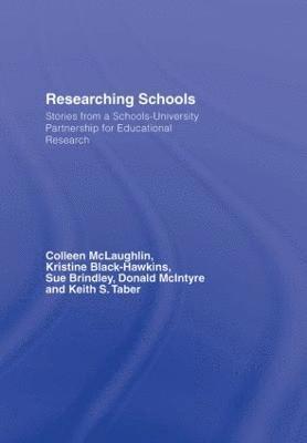 Researching Schools (inbunden)