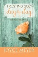 Trusting God Day by Day: 365 Daily Devotions (inbunden)
