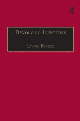 Devolving Identities (häftad)