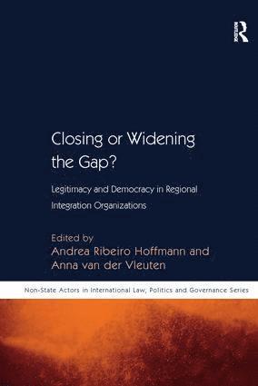 Closing or Widening the Gap? (inbunden)
