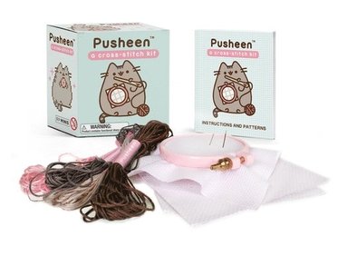 Pusheen: A Cross-Stitch Kit (häftad)