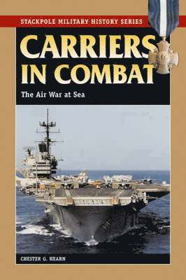 Carriers in Combat (häftad)