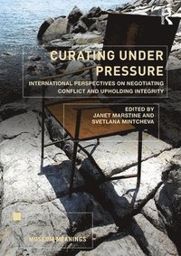 Curating Under Pressure (häftad)