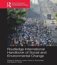 Routledge International Handbook of Social and Environmental Change (häftad)