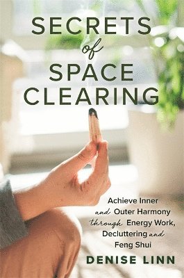Secrets of Space Clearing (häftad)