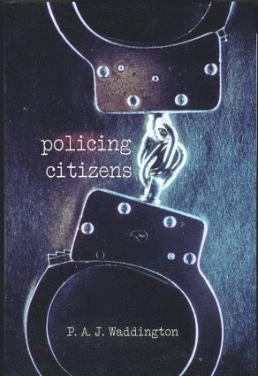 Policing Citizens (häftad)