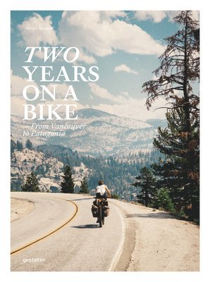 Two Years on a Bike (häftad)