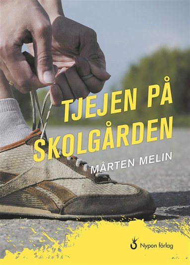 Tjejen på skolgården (inbunden)