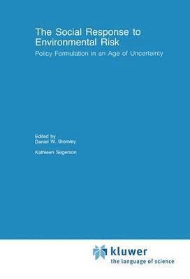 The Social Response to Environmental Risk (inbunden)