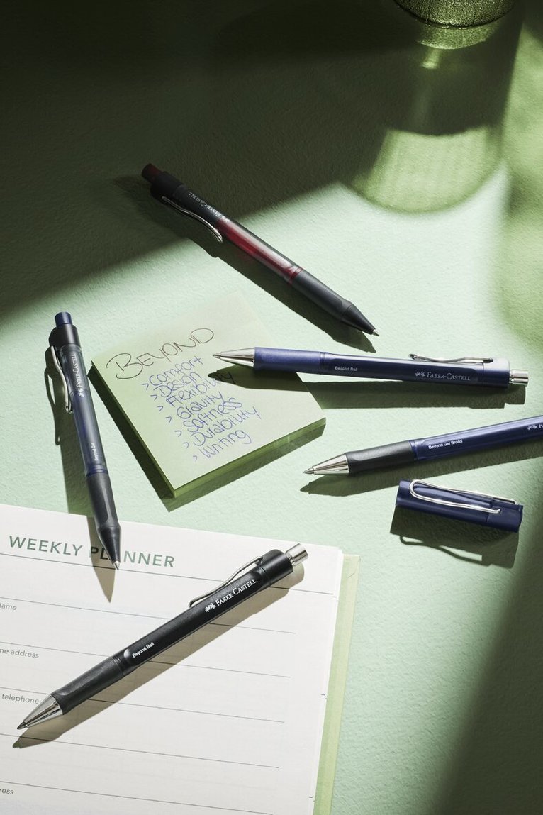Kulspetspenna Faber-Castell Beyond Ball M röd, Övrigt