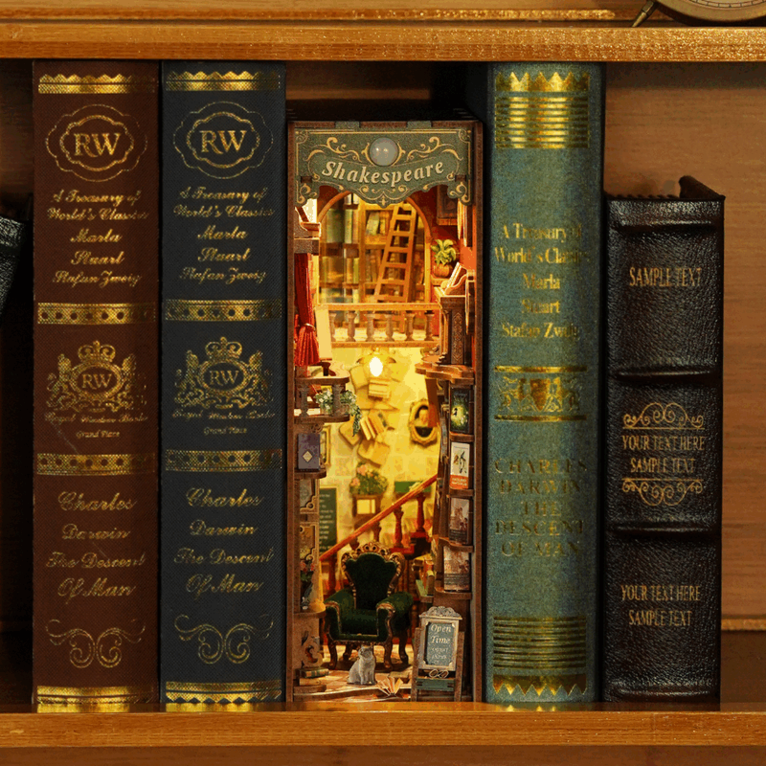Book Nook: Left Bank Bookstore, Övrigt