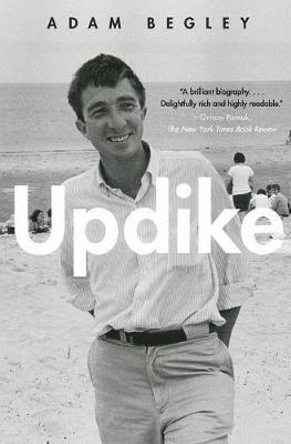 Updike av Adam Begley