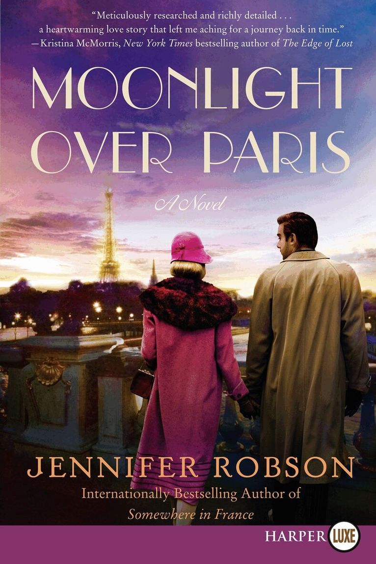 Jennifer Robson - Moonlight Over Paris: Large Print, Häftad