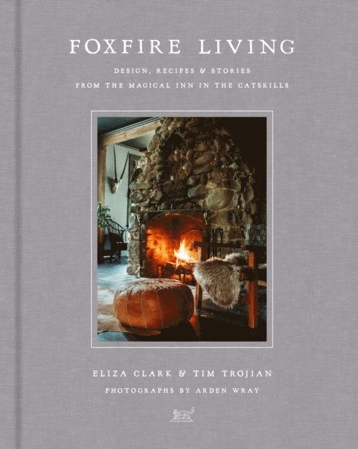 Tim Trojian, Eliza Clark - Foxfire Living, E-bok