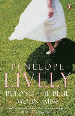 Penelope Lively - Beyond the Blue Mountains, Häftad