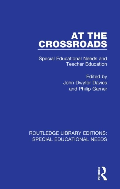 Philip Garner, John Dwyfor Davies - At the Crossroads, E-bok