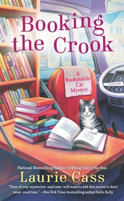 Laurie Cass - Booking the Crook, E-bok