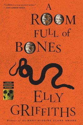 Elly Griffiths - A Room Full of Bones, Häftad