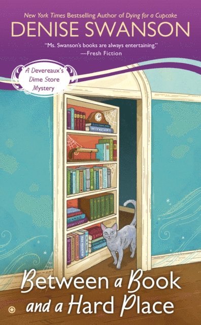 Denise Swanson - Between a Book and a Hard Place, E-bok