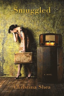 Christina Shea - Smuggled, Häftad