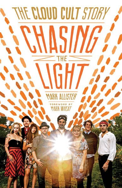 Mark Allister - Chasing the Light, Häftad. Tillgänglighet: Tillfälligt slut