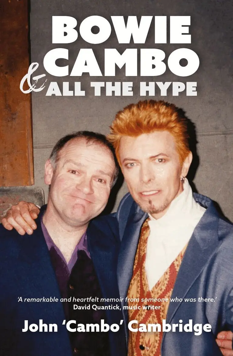John Cambridge - Bowie, Cambo & All the Hype, Häftad. Tillgänglighet: Lägg i varukorg
