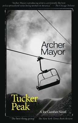 Archer Mayor - Tucker Peak, Häftad