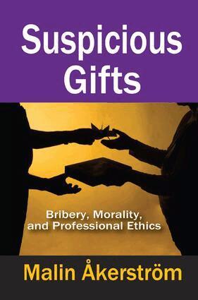 Malin Akerstrom - Suspicious Gifts, Häftad