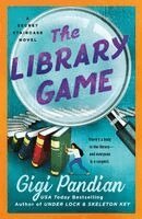 Gigi Pandian - The Library Game: A Secret Staircase Novel, Häftad