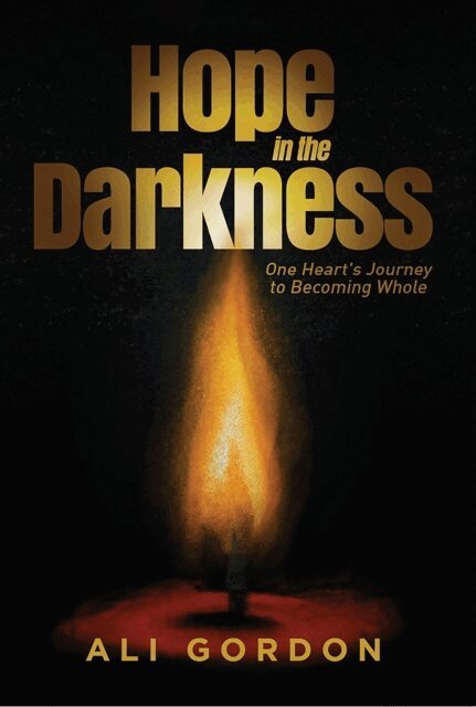 Ali Gordon - HOPE IN THE DARKNESS, E-bok