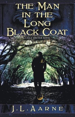J L Aarne - Man in the Long Black Coat, Häftad. Tillgänglighet: Lägg i varukorg