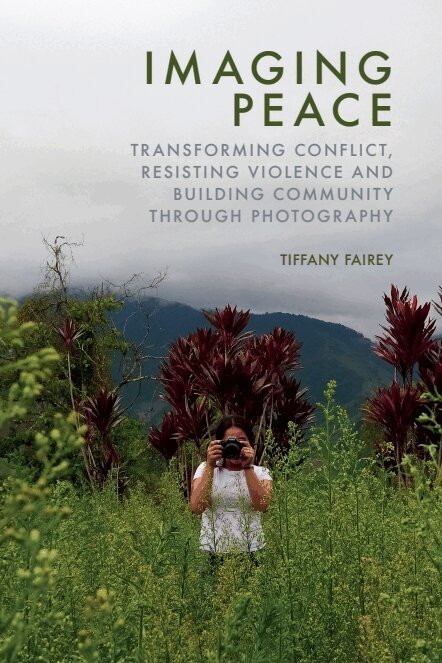 Tiffany Fairey - Imaging Peace, E-bok. Tillgänglighet: Lägg i varukorg