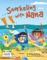 Snorkelling with Nana av Kelly Gaffney