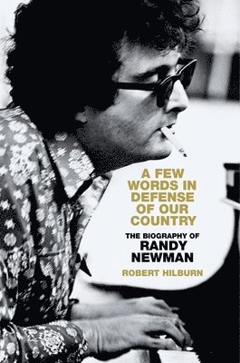 Robert Hilburn - Few Words in Defense of Our Country, Inbunden. Tillgänglighet: Lägg i varukorg