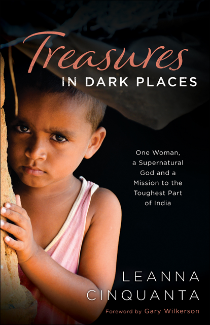 Leanna Cinquanta - Treasures in Dark Places, E-bok