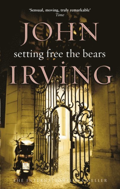 John Irving - Setting Free The Bears, E-bok