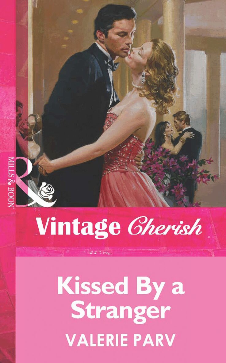Valerie Parv - Kissed By a Stranger, E-bok