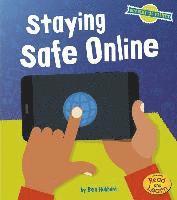 Ben Hubbard - Staying Safe Online, Häftad