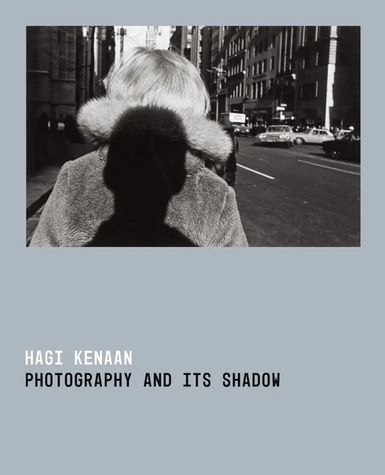 Hagi Kenaan - Photography and Its Shadow, Inbunden. Tillgänglighet: Tillfälligt slut
