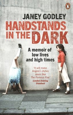 Janey Godley - Handstands In The Dark, Häftad. Tillgänglighet: Lägg i varukorg