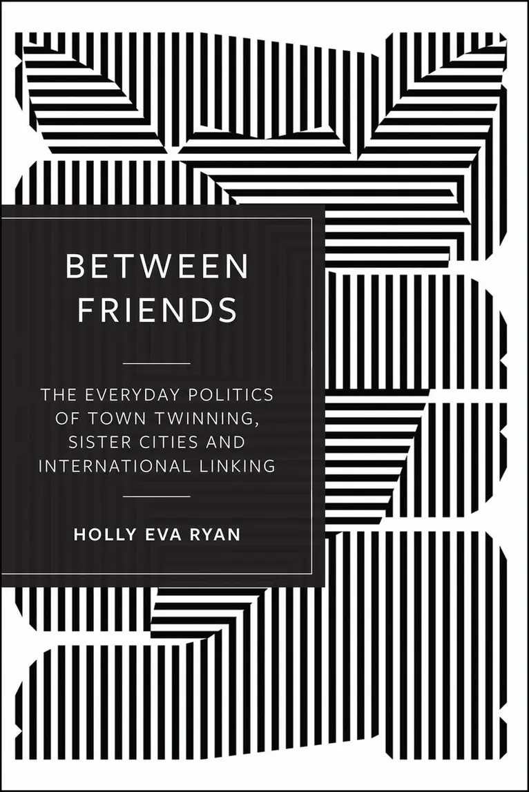 Holly Eva Ryan - Between Friends, Inbunden. Tillgänglighet: Kommande