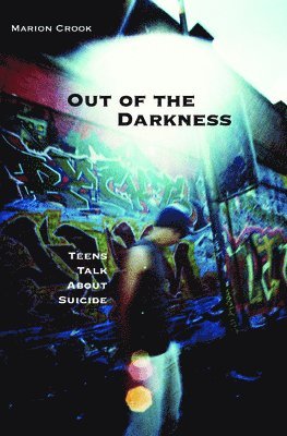 Marion Crook - Out Of The Darkness, Häftad. Tillgänglighet: Lägg i varukorg