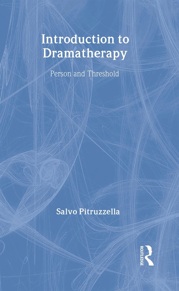 Salvo Pitruzzella - Introduction to Dramatherapy, Inbunden