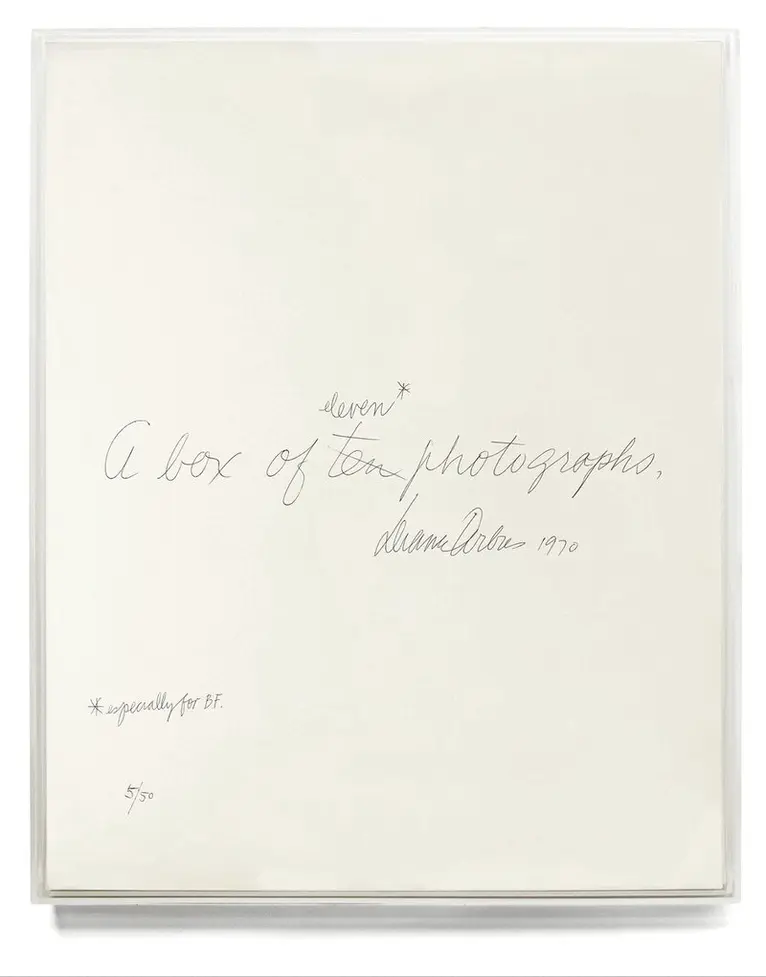 Diane Arbus: A Box of Ten Photographs, Inbunden. Tillgänglighet: Lägg i varukorg